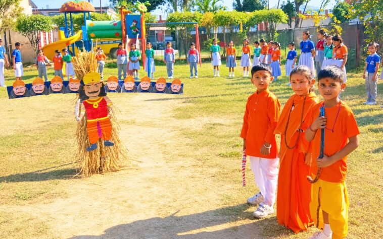 पांवटा साहिब: इंडियन पब्लिक स्कूल में सजी नवदुर्गा की झांकी, रामलीला और गरबा नृत्य ने मोहा मन