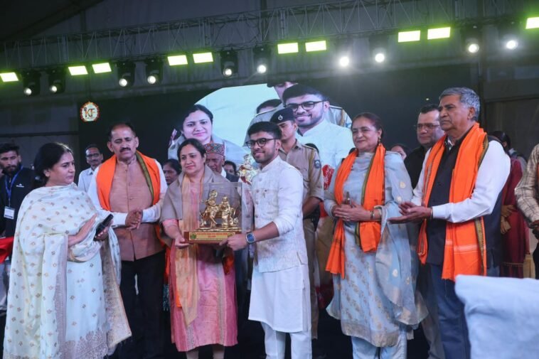 पांवटा साहिब में यमुना शरद महोत्सव का आगाज, DC प्रियंका वर्मा ने दीप प्रज्वलित कर किया शुभारंभ