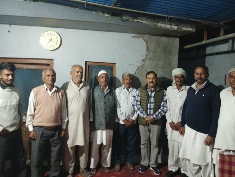 पांवटा साहिब: मोहकमपुर नवादा पहुंचे पूर्व विधायक किरनेश जंग, बोले- विधानसभा का हर परिवार मेरा परिवार