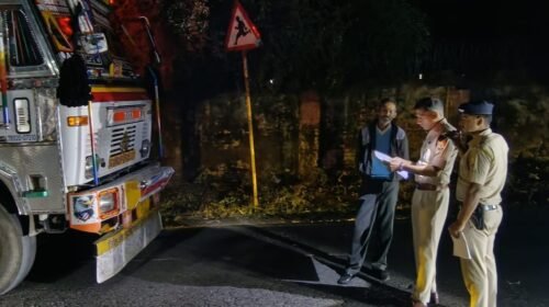 Sirmour News: नाहन में भारी वाहनों पर सख्ती: डीएसपी शक्ति सिंह ने देर रात खुद संभाला मोर्चा, नियम तोड़ने वालों पर रहेगी नजर Sirmour News: नाहन में भारी वाहनों पर सख्ती: डीएसपी शक्ति सिंह ने देर रात खुद संभाला मोर्चा, नियम तोड़ने वालों पर रहेगी नजर