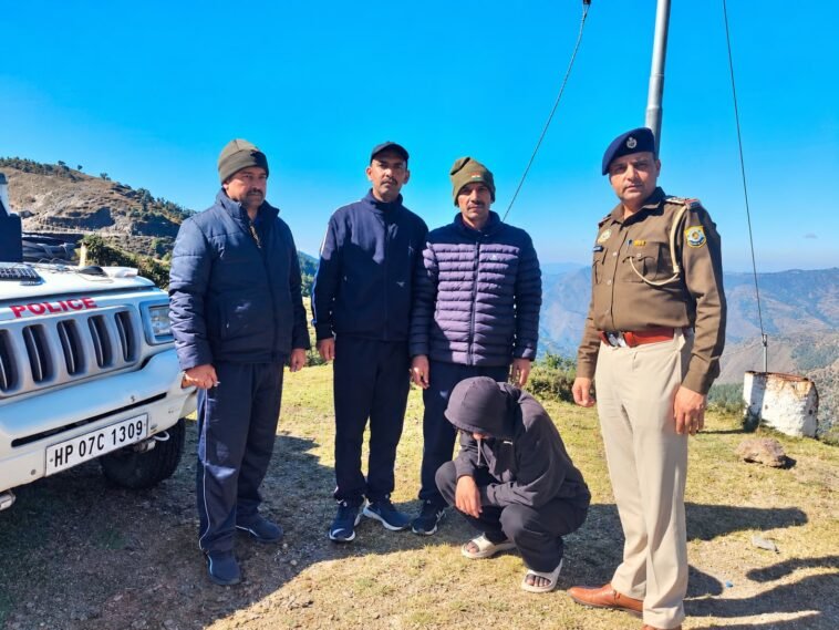 सिरमौर पुलिस की बड़ी कार्रवाई: हरिपुरधार में 4.74 ग्राम चिट्टे के साथ शिमला का युवक गिरफ्तार सिरमौर पुलिस की बड़ी कार्रवाई: हरिपुरधार में 4.74 ग्राम चिट्टे के साथ शिमला का युवक गिरफ्तार