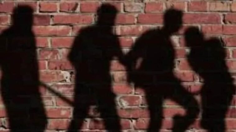 रामपुरघाट में मकान निर्माण को लेकर विवाद, दो मजदूरों से डंडों और मुक्कों से मारपीट: पुलिस ने दर्ज किया मामला रामपुरघाट में मकान निर्माण को लेकर विवाद, दो मजदूरों से डंडों और मुक्कों से मारपीट: पुलिस ने दर्ज किया मामला
